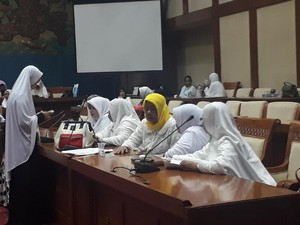 Minta Kejelasan Nasib, Jemaah Korban First Travel Datangi DPR