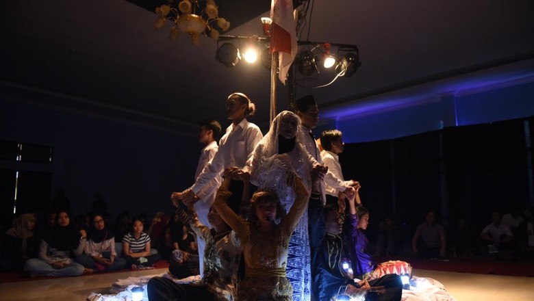Sukses di 4 Kota, Teater Keliling Pentaskan Sang Saka Sukses di 4 Kota, Teater Keliling Pentaskan Sang Saka