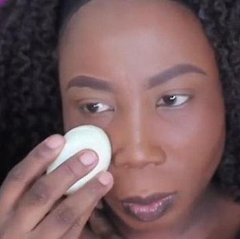 7 Tren Makeup yang Nggak Masuk Akal, Bikin Geleng-geleng Kepala