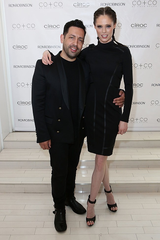 Model lain yang lebih tinggi dari pasangannya adalah Coco Rocha. Coco menikah dengan James yang kini juga menjadi manajernya dan sudah dikaruniai seorang anak. Foto: Getty Images