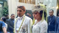 Moreno dan Noorani usai resmi menikah di kawasan Senopati, Jakarta Selatan. Febriyan Tino/detikHOT