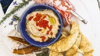 Yunani terkenal akan makanan sehat ala mediterraniean. Salah satu makanan tradisional yang digemari disana adalah, Taramasalata. Sajian klasik Yunani terdiri dari yogurt, mentimun dan bawang putih. Foto: Istimewa
