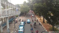 Untuk mengakomodir masyarakat yang menggunakan motor--yang akan ke kawasan Sudirman dan Rasuna Said--Pemprov DKI akan menyediakan shuttle bus gratis.  (Foto: Samsdhuha Wildansyah/detikcom)