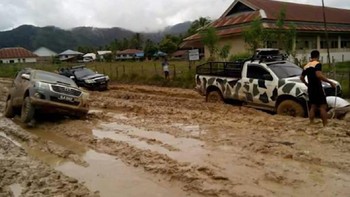 Bagaimana tidak akses menuju ke area tersebut tidak mulus. (Foto: BAKTI/Kominfo)