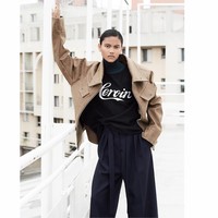 Bercita-cita sebagai guru, Laras mengubah haluan hidup dengan mencoba menjadi model saat duduk di bangku SMA. (Foto: Instagram/Laras Sekar)