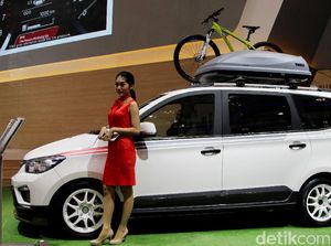 Aksi Mobil Tirai Bambu di Jalanan Indonesia