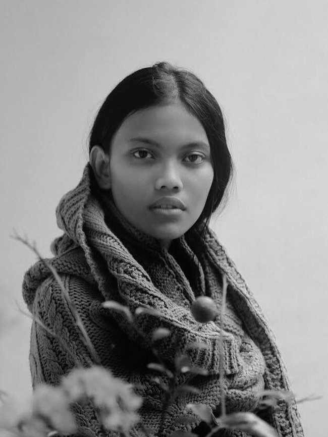 Meski sudah melalui proses fitting pakaian dan gladibersih di catwalk, Laras belum pasti tampil di fashion show YSL. (Foto: Instagram/Laras Sekar)