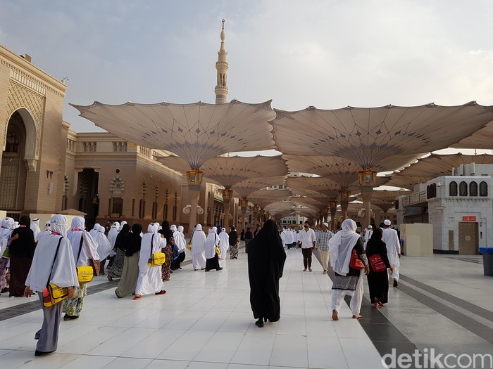 Sunrise di Masjid Nabawi