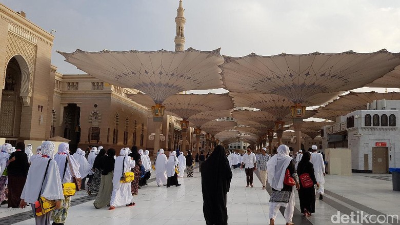 Sunrise di Masjid Nabawi