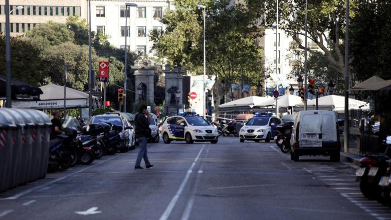 Serangan Bom Digagalkan, 4 Pelaku Ditembak Mati di Cambrils Spanyol Serangan Bom Digagalkan, 4 Pelaku Ditembak Mati di Cambrils Spanyol