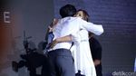 Udah Baper Liat Gong Yoo sama Tatjana Saphira? Jangan Lihat Foto Ini!
