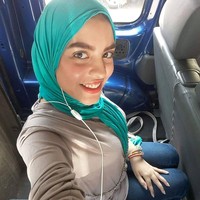 Kini Rania Roushdy sudah punya tim photoshoot sendiri. Beberapa teman fotografer dan makeup artist mau membantunya mewujudkan impian menjadi model profesional.  Foto: Dok. Instagram @rania.roshdy