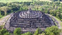 Melihat Seni Busana Yang Terpahat Di Relief Dalam Mahakarya Borobudur