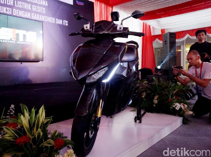 Ini Untungnya Jika Produksi Motor Listrik di Indonesia