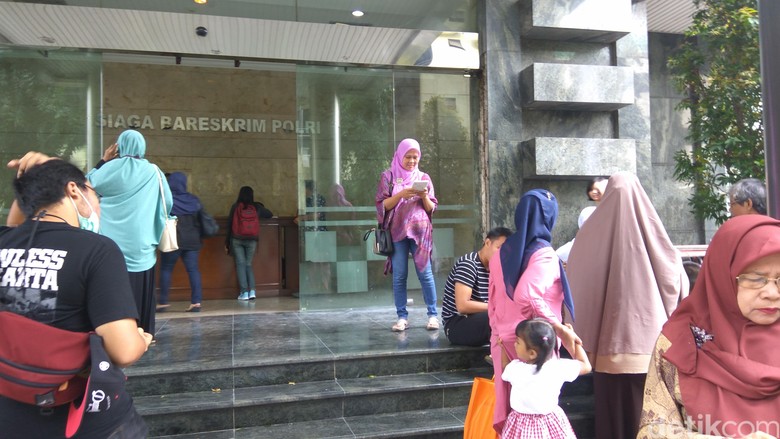 Dari Bareskrim, Jemaah Korban First Travel akan Datangi DPR Dari Bareskrim, Jemaah Korban First Travel akan Datangi DPR