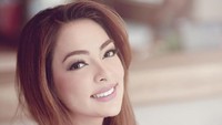 Kini, netizen pun membandingkan siapa yang lebih cantik antara Bianca Jodie dengan dr Reisa Brotoasmoro. Foto: dok pribadi