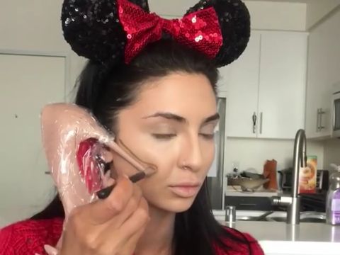 7 Tren Makeup yang Nggak Masuk Akal, Bikin Geleng-geleng Kepala