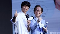 Ia mengaku senang bisa berada di sana dan bertemu para penggemar.