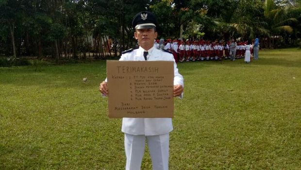 Desa Tomuan Holbung di Sumut akhirnya nikmati listrik