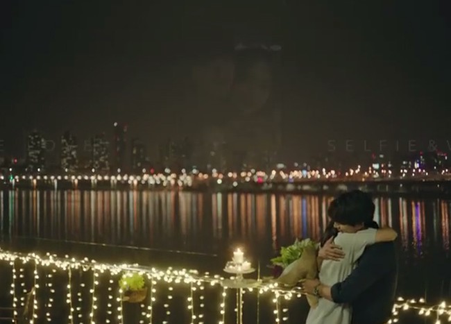 Pelukan hangat Gong Yoo dan Tatjana di akhir video. Foto: istimewa