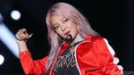 Lirikan Maut Hyoyeon SNSD di Atas Panggung