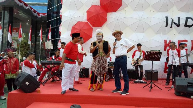 Salah satu peserta yang menggunakan kostum Semar