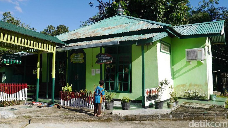 Musala di Pos Komando Taktis, Entikong (Kurnia Yustiana/detikTravel) Musala di Pos Komando Taktis, Entikong (Kurnia Yustiana/detikTravel)