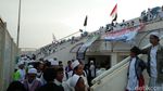 Foto: Massa FPI Simak Pesan Habib Rizieq dari Saudi