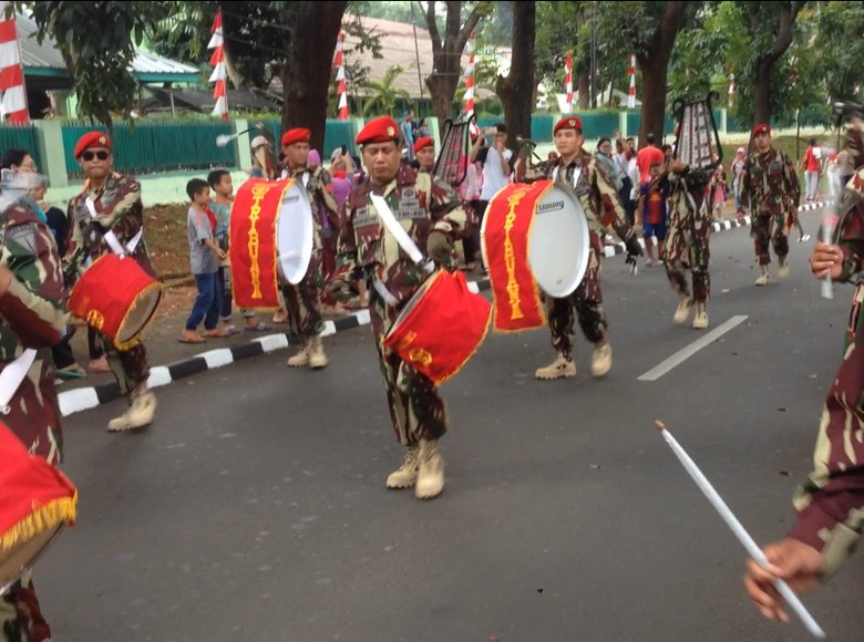 Tarian Adat hingga Marching Band Meriahkan Karnaval di Kopassus Tarian Adat hingga Marching Band Meriahkan Karnaval di Kopassus