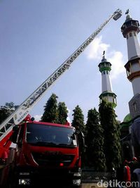 menara speaker masjid