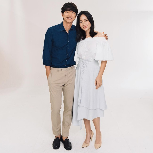 Dalam iklan video berdurasi 1 menit 47 detik itu, Tatjana dan Gong Yoo diceritakan sebagai sepasang kekasih. Foto: Instagram/tatjanasaphira