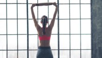 Olahraga adalah salah satu cara untuk menurunkan berat badan, tapi cobalah untuk tidak melakukan olahraga yang sama setiap harinya. Atau dapat menerapkan program HIIT (High Intensity Interval Training) yaitu latihan kardio yang menggunakan kombinasi antara latihan intensitas tinggi dengan intensitas sedang atau rendah dalam selang waktu tertentu. Foto: thinkstock