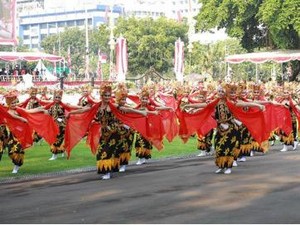 Saat Jokowi Terpukau Tari Jejer Kembang Menur Banyuwangi
