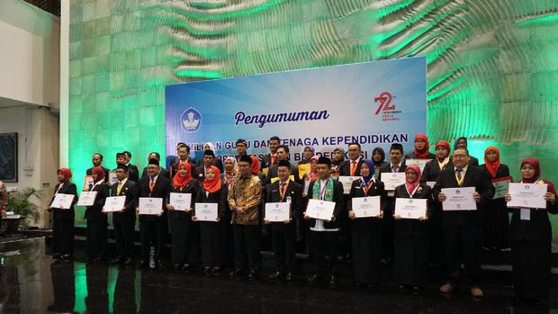 Ini 108 guru dan tenaga kependidikan berprestasi yang mendapat penghargaan