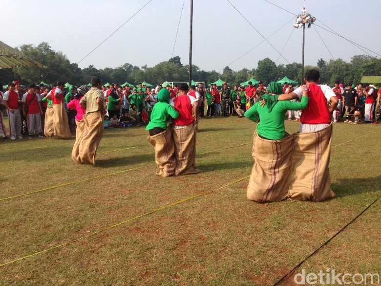Saat Danjen Kopassus Kalah Lomba Balap Karung Saat Danjen Kopassus Kalah Lomba Balap Karung