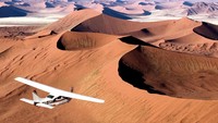 Harus berminggu-minggu jika naik mobil, belum melewati rawa-rawa yang dihuni banyak buaya! (Dok. Skeleton Coast Safaris)