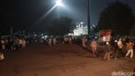 Foto: Massa FPI Simak Pesan Habib Rizieq dari Saudi