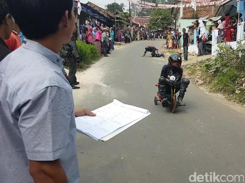 Berani Melesat 50 Km/Jam Tanpa Rem? Coba Ikut Balap Lori di Sukabumi Berani Melesat 50 Km/Jam Tanpa Rem? Coba Ikut Balap Lori di Sukabumi