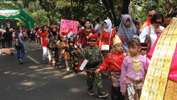 Anak-anak turut memeriahkan karnaval di Kopassus