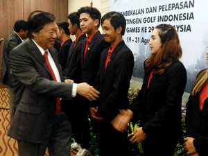 Murdaya Poo, #CrazyRichSurabayan yang Cinta Golf