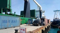 Pemerintah mengucurkan dana tol laut sebanyak Rp 355,05 miliar tahun ini, terdiri dari Rp 226,43 miliar untuk mensubsidi Pelni dan Rp 128,61 miliar untuk operator swasta. (Kemenhub).