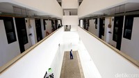 Tunggakan kan ini per juni 2017 itu di Klaster 1A ada 67 unit, di Klaster 2 Bougenville ada 175 unit yang nunggak, di Klaster Cempaka yang Blok Burung 375 unit. Jadi globalnya itu sekitar tunggakannya itu Rp 1.084.933.450.