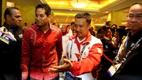 Imam Nahrawi mengatakan, kami memaklumi apa yang disampaikan pak Khairy dan akan menyampaikannya ke Presiden Joko Widodo. Dan saya berharap hal ini tak terulang karena apapun bendera adalah simbol negara yang harus dihormati dan SEA Games adalah perhelatan yang dijunjung tinggi bersama. Dok. Kemenpora.