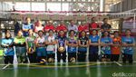 Gubernur BI Higga Pejabat Kemenkeu Pose Bareng Atlet Voli