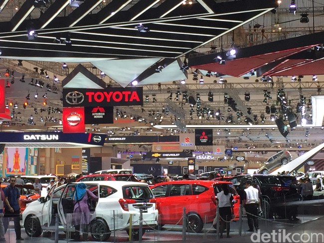 Berita Populer: Mobil Listrik di Jakarta Bisa Bebas BBN