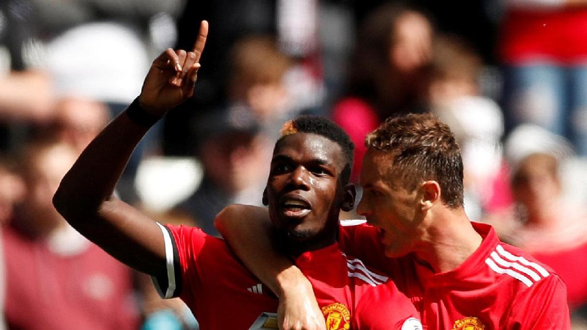 Paul Pogba dan Nemanja Matic (Foto: Andrew Boyers/Reuters)