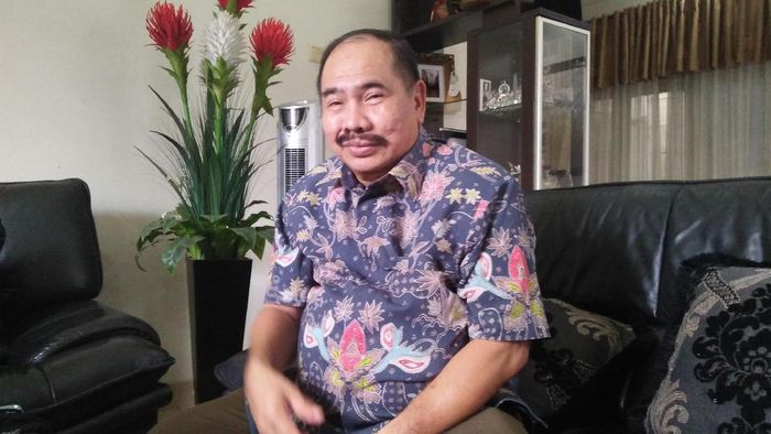 Foto: Kepala PPATK Kiagus Ahmad Badarudin di rumahnya/Foto: Yulida Medistiara Foto: Kepala PPATK Kiagus Ahmad Badarudin di rumahnya/Foto: Yulida Medistiara