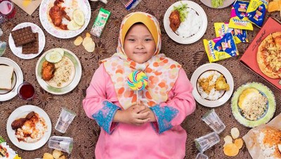 Foto Kreatif Anak dan Makanan Seminggunya