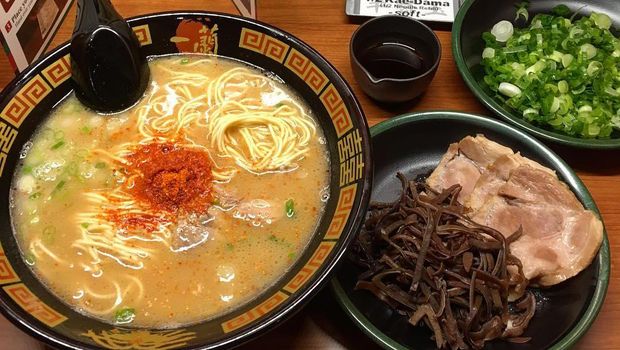 15 Kesalahan Ini Sering Dilakukan Saat Menyantap Makanan Jepang Menurut Para Chef (1)