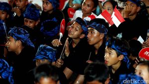 Puluhan Anak Suku Baduy Luar Terima Tabungan Sosial